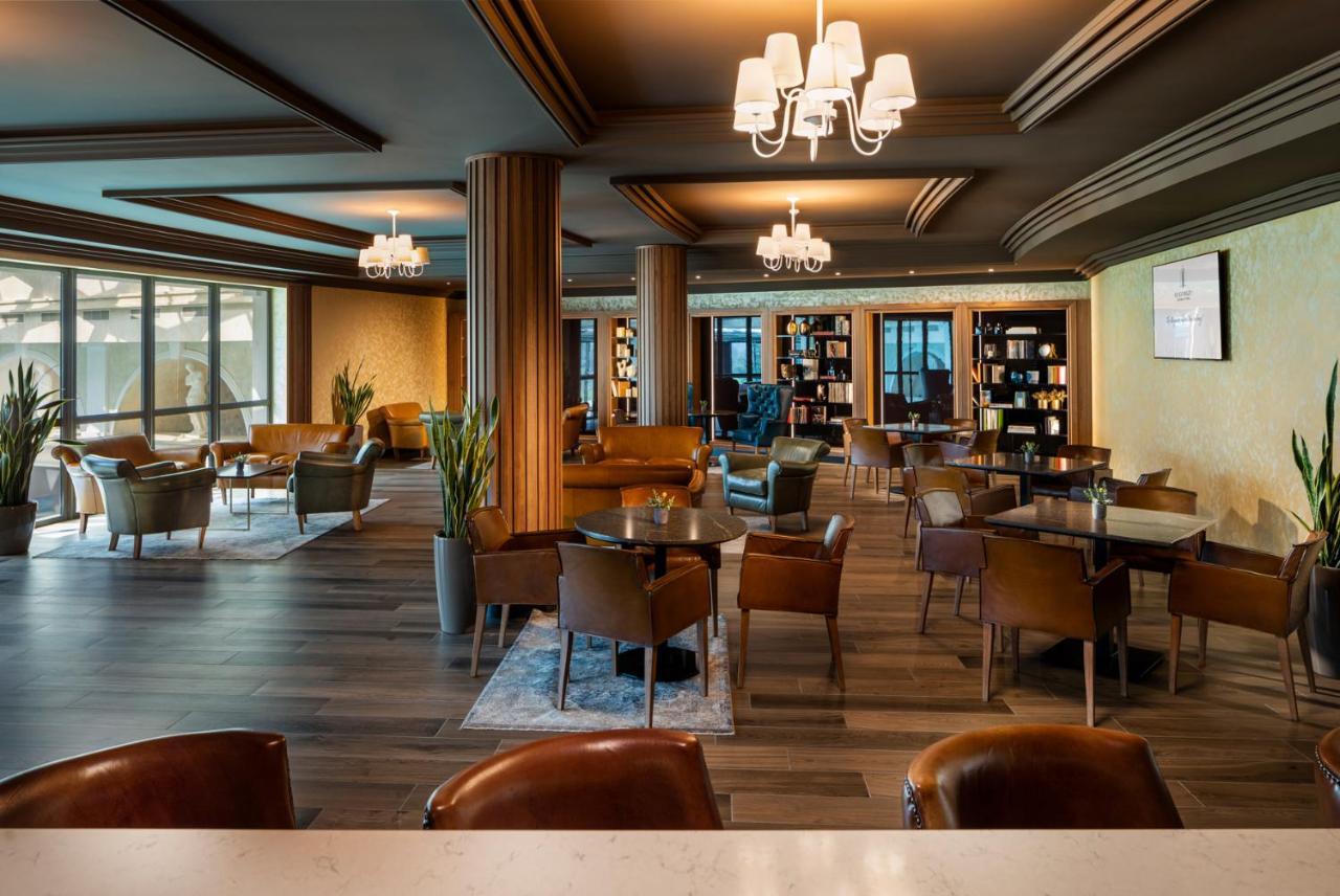 Kings' Valley Medical & Spa Hotel Kazanlŭk 외부 사진 The lounge at the airport