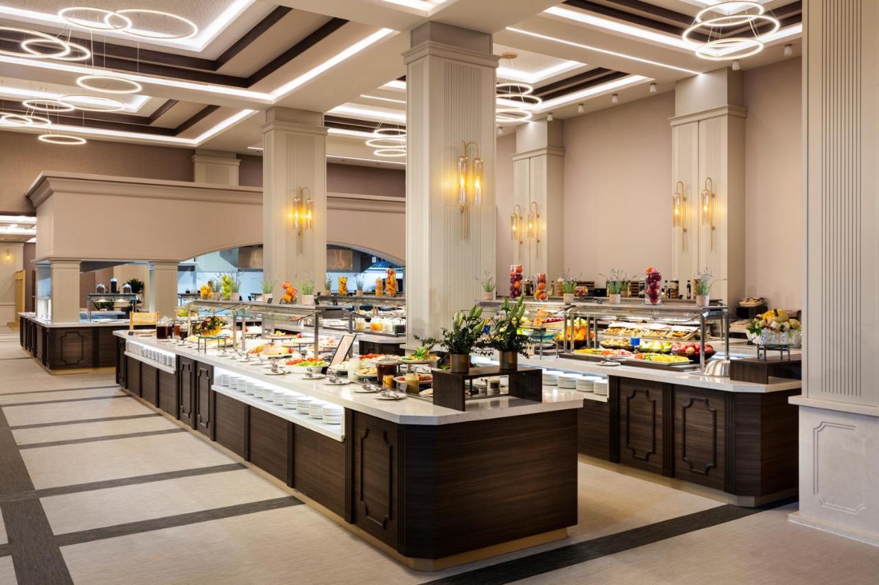 Kings' Valley Medical & Spa Hotel Kazanlŭk 외부 사진 The buffet at the Grand Hyatt Hotel, Amman, Jordan