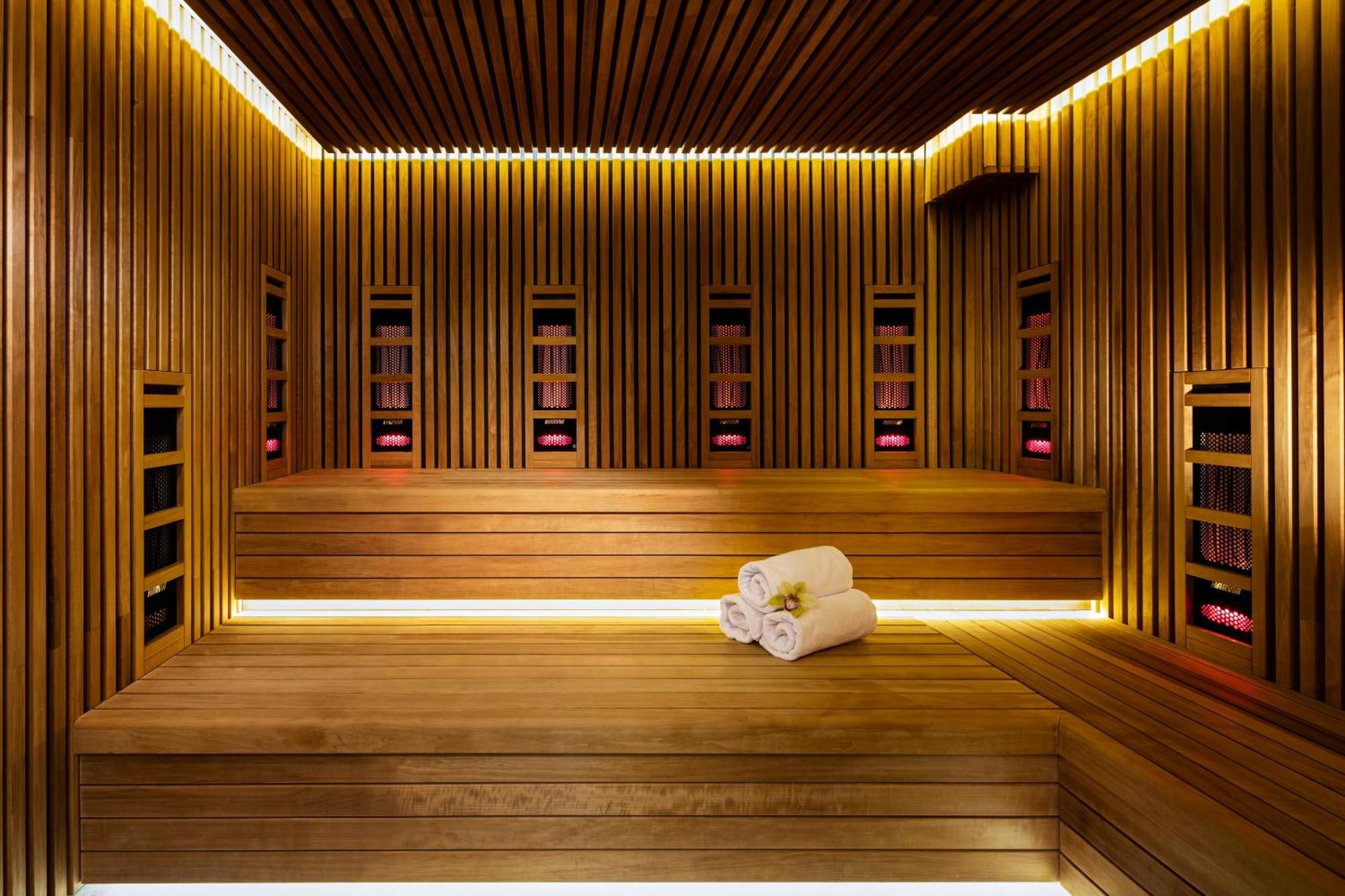 Kings' Valley Medical & Spa Hotel Kazanlŭk 외부 사진 A modern infrared sauna