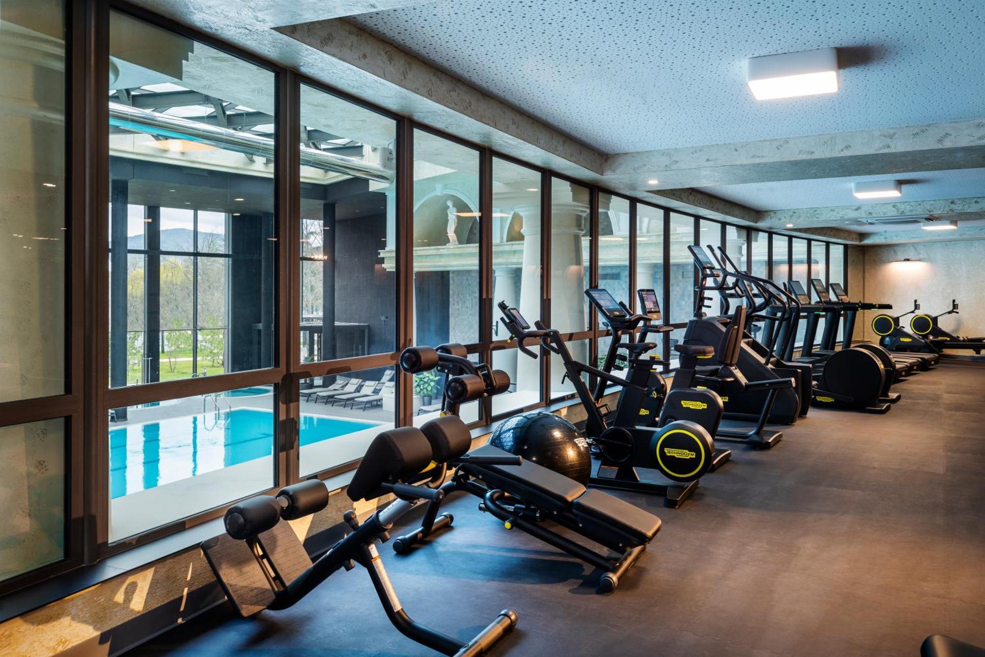 Kings' Valley Medical & Spa Hotel Kazanlŭk 외부 사진 The gym at the hotel