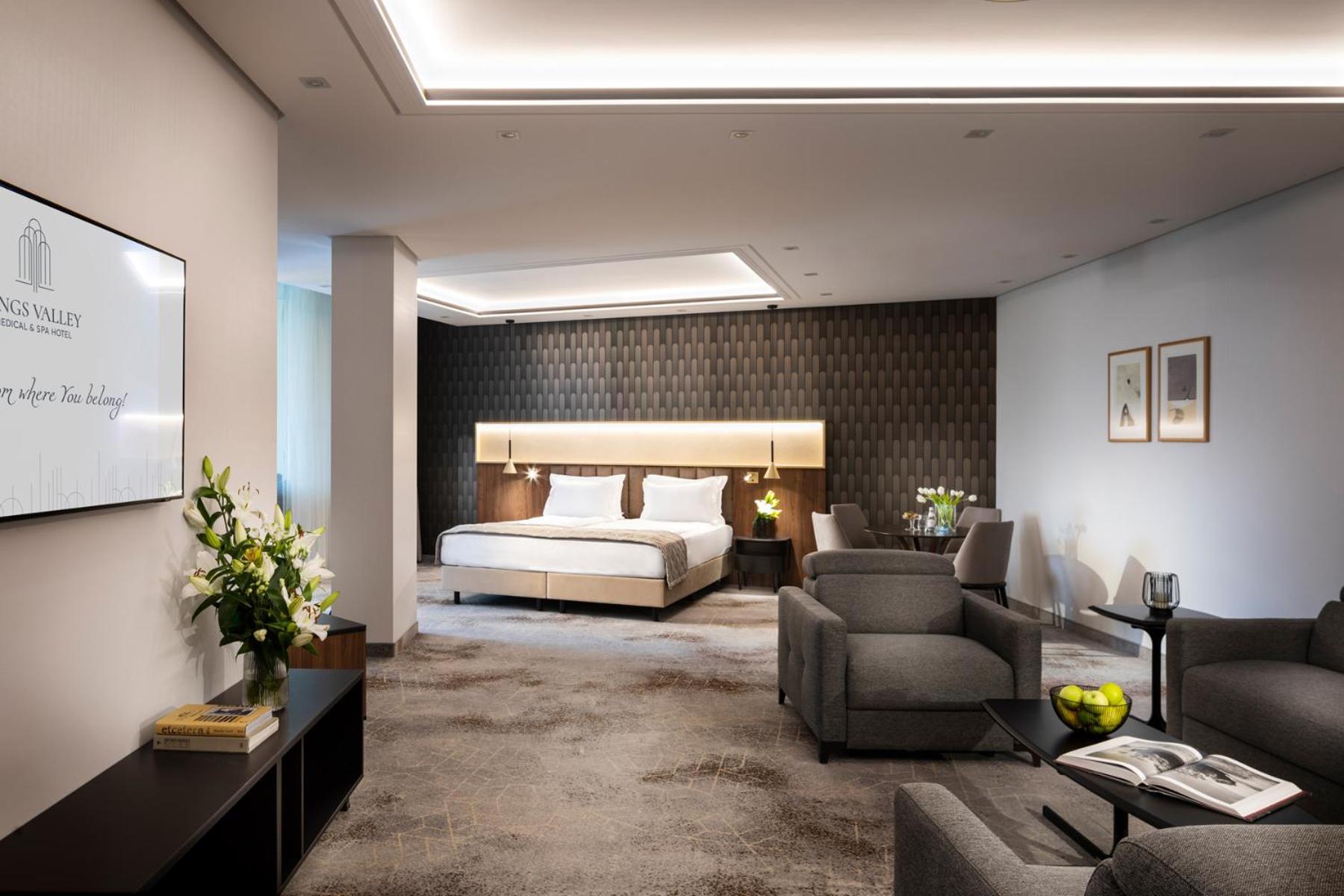 Kings' Valley Medical & Spa Hotel Kazanlŭk 외부 사진 A suite at the Conrad Hong Kong
