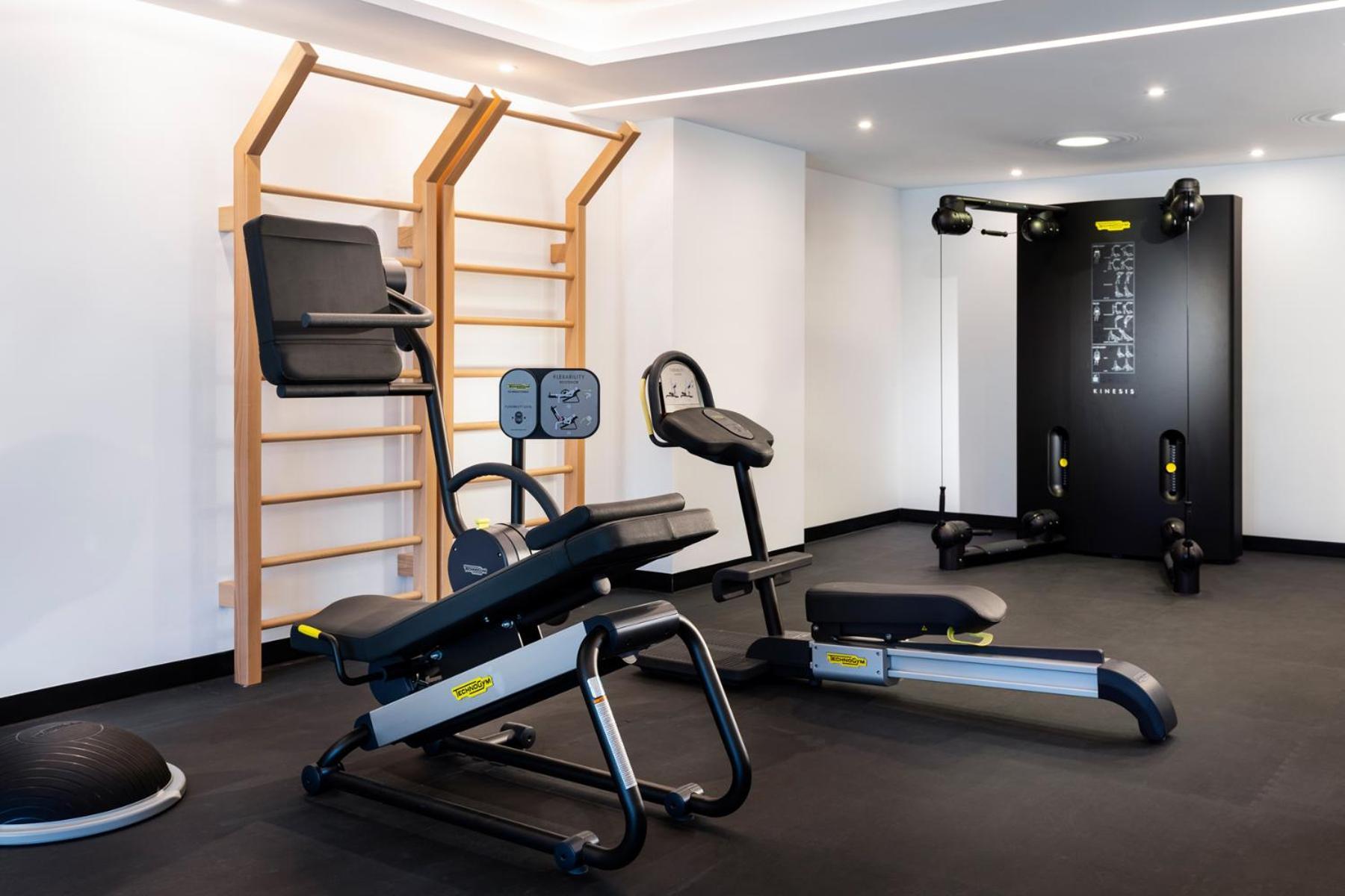 Kings' Valley Medical & Spa Hotel Kazanlŭk 외부 사진 Technogym Wellness Center