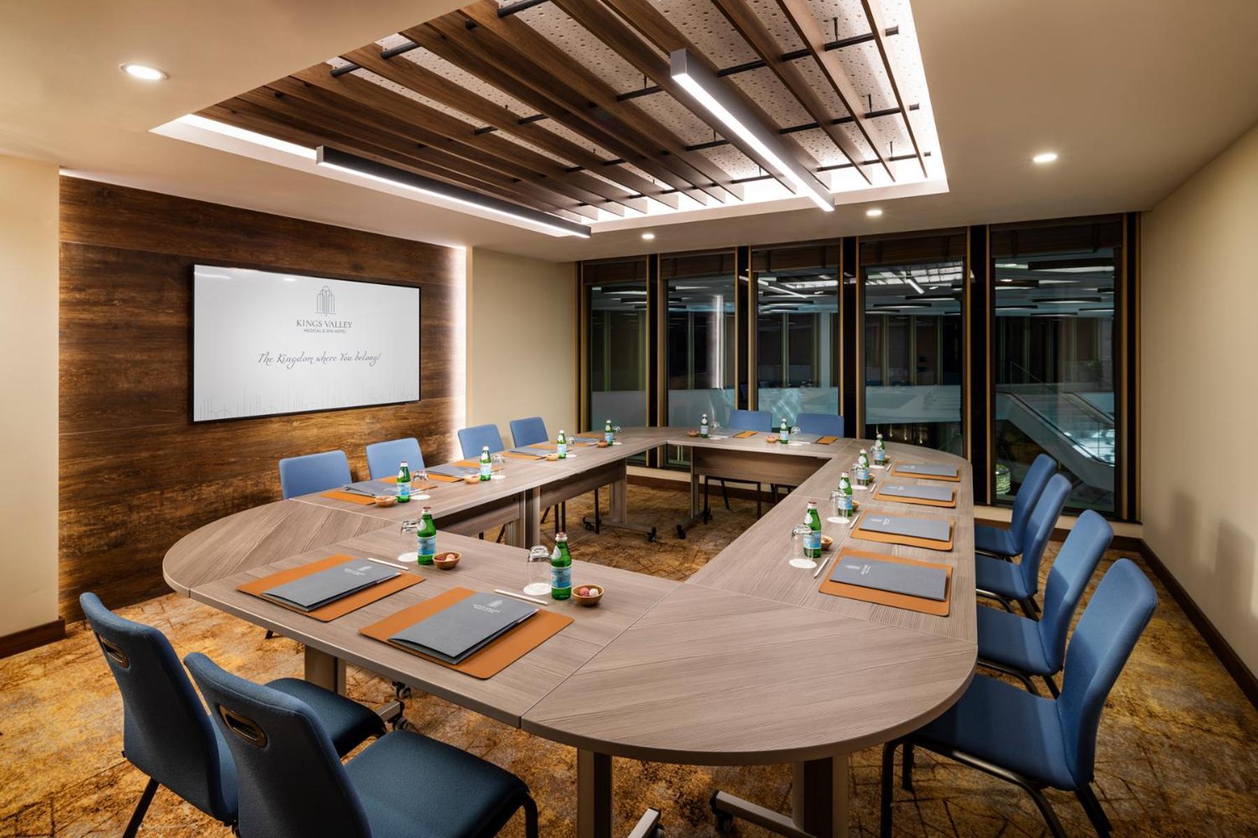 Kings' Valley Medical & Spa Hotel Kazanlŭk 외부 사진 Meeting room at the hotel